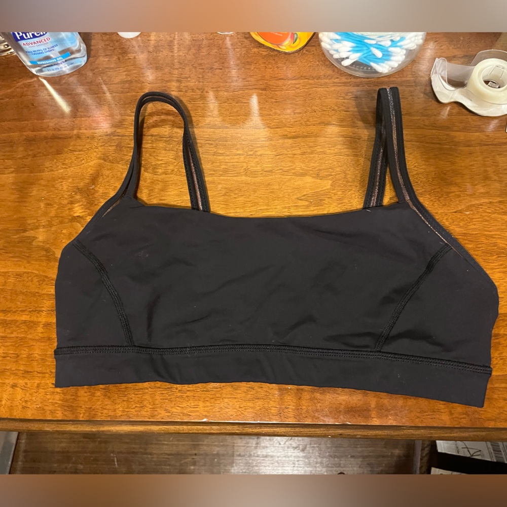 Lululemon sports bra - Picture 1 of 3